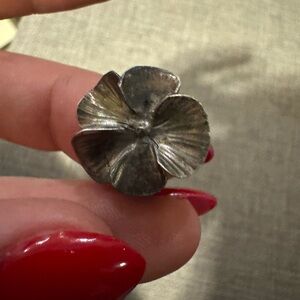 Vintage silver tone flower ring